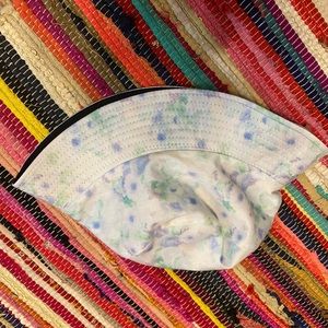 Blue tie-dye bucket hat